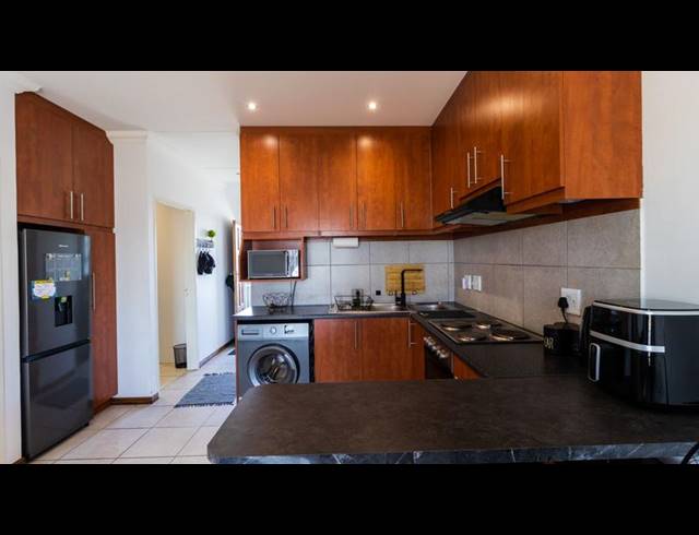 2 BEDROOM APARTMENT FOR SALE IN HAGLEY